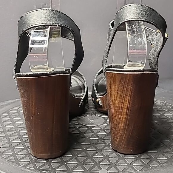 Reaction by Kennth Cole - Picture 4 of 11